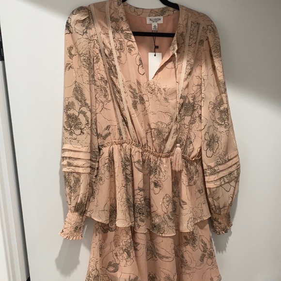 ALLISON NEW YORK FLORAL TIERED DRESS NWT - SIZE S\P - Picture 3 of 4